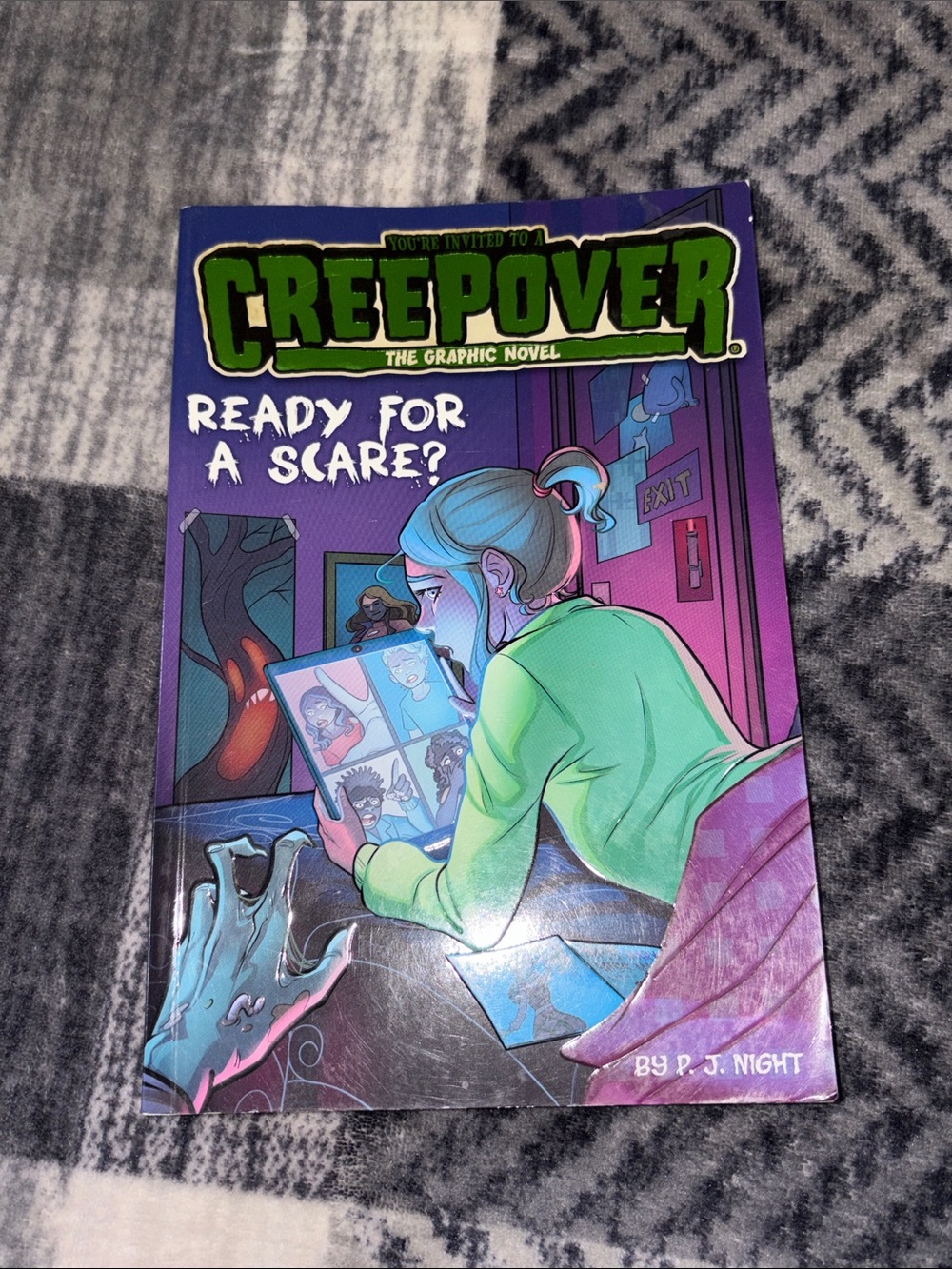 : Ready for a Scare? Graphic Novel - Green & Purple